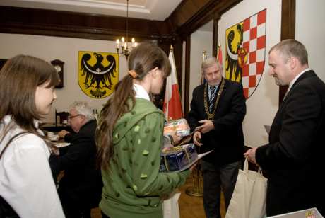 Stypendia i nagrody 3